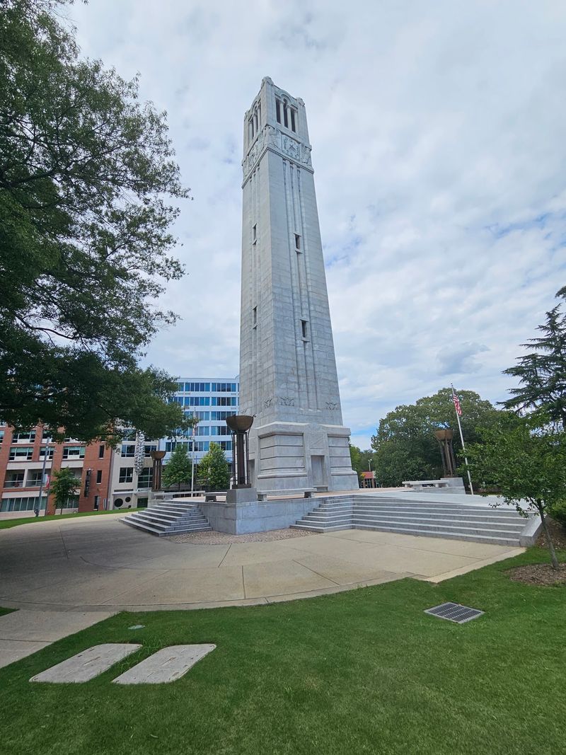 This 115-Foot North Carolina Tower Is The Largest Memorial Of Its Kind In America - Decor Hint Construction Stretched Across Nearly Three Decades Before The Memorial Was Dedicated