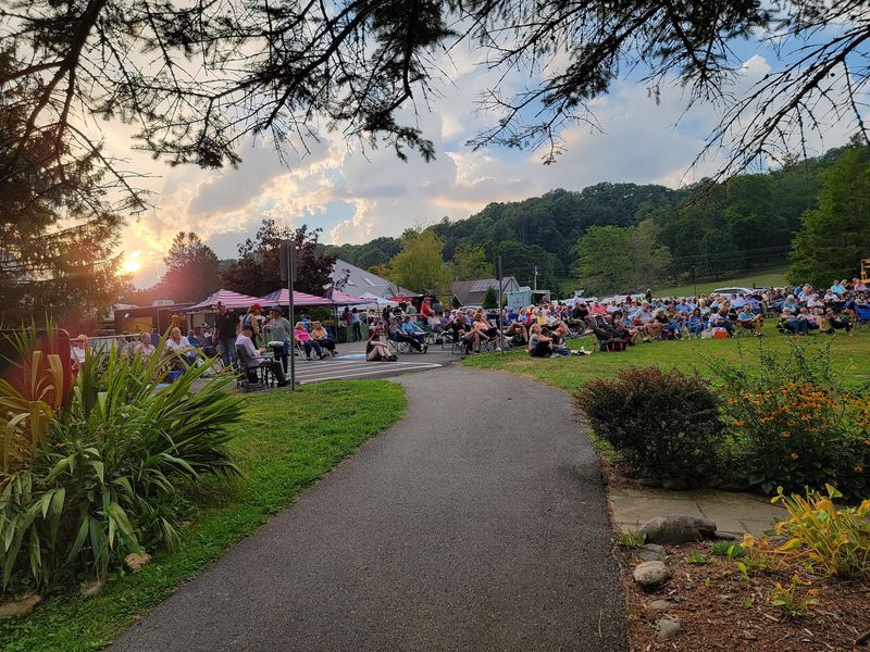 More Than 100 Vendors Fill The Festival With Crafts, Food And Local Finds