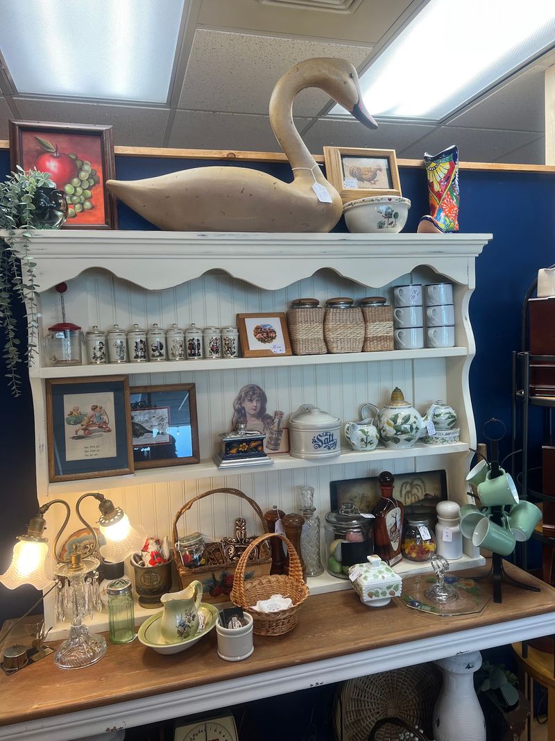 This Surprisingly Big Idaho Vintage Market Sends You Home With Fair-Priced Finds From Numerous Booths - Decor Hint Booth After Booth Of Surprises
