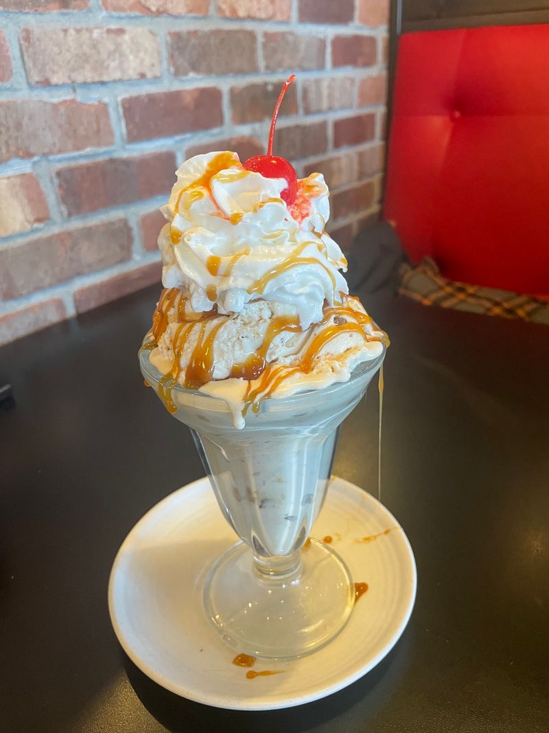 Basil's Italian & Ice Cream In Gretna