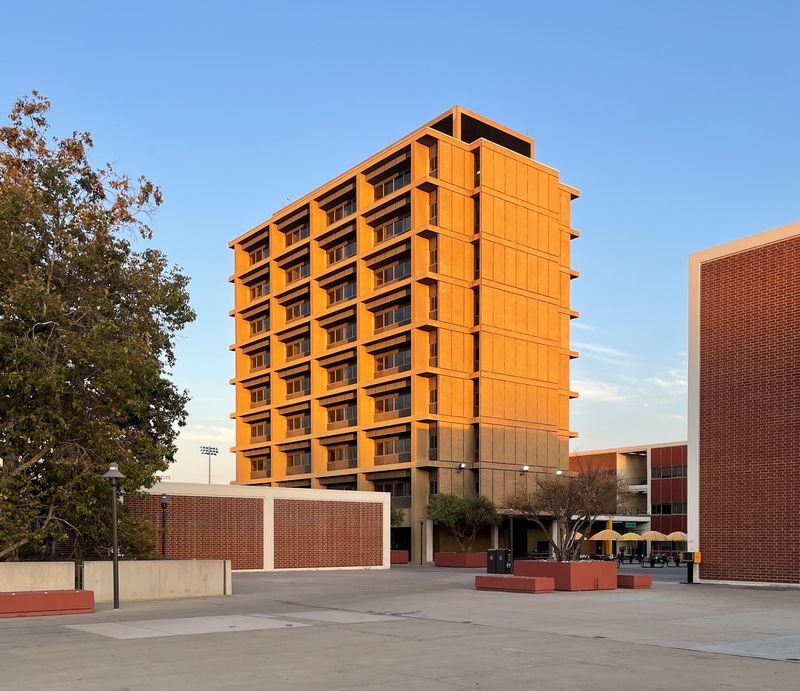 This California University Just Earned A Spot Among America's Best For Turning Degrees Into Better Futures - Decor Hint Number One In The Golden State For Climbing Higher