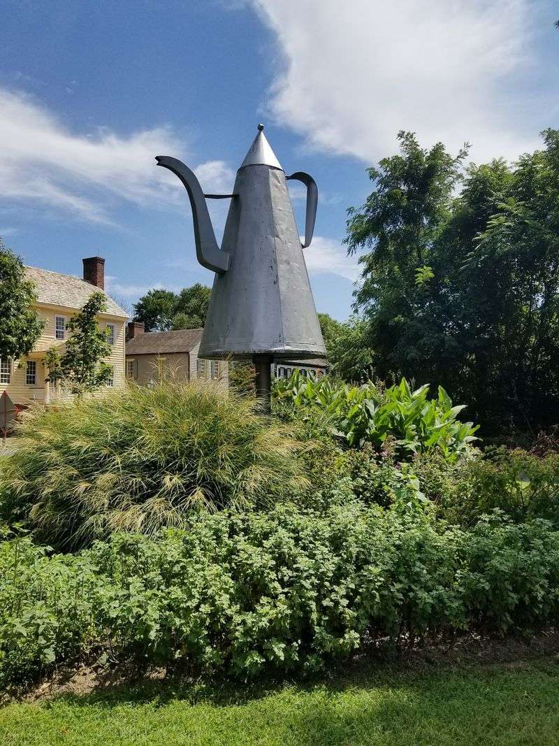The Giant Pot Became A Local Landmark Long After The Tin Shop Disappeared