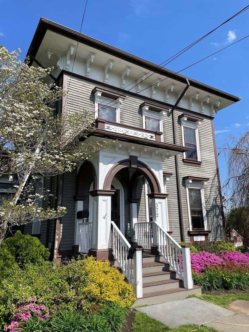 10 Connecticut Towns Where The Population Is Growing Faster Than You Might Expect - Decor Hint Cromwell