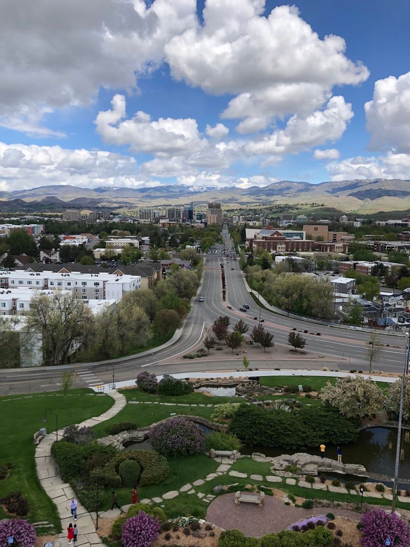 Elevator Ride To The Capitol View