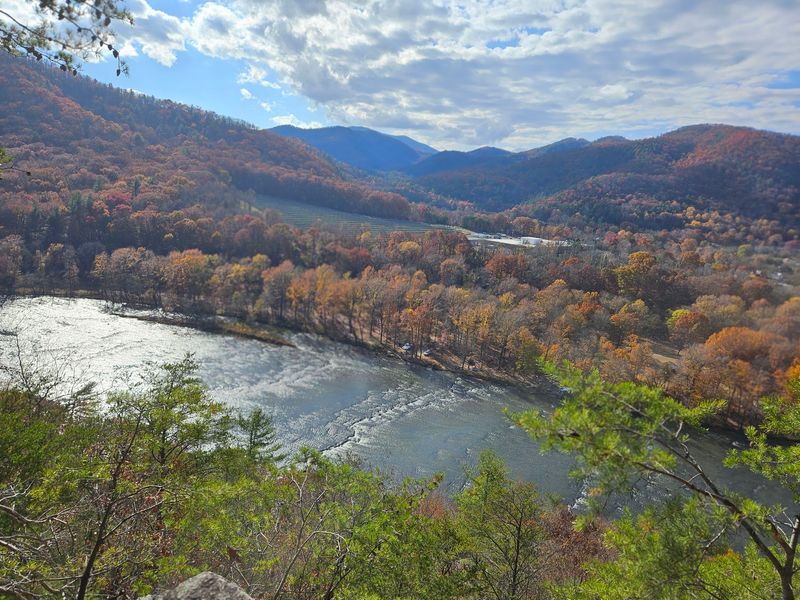 This Tiny North Carolina Mountain Town Was Just Named One Of The South’s Best November Getaways - Decor Hint Natural Mineral Water Makes A Chilly Fall Day Feel Surprisingly Luxurious