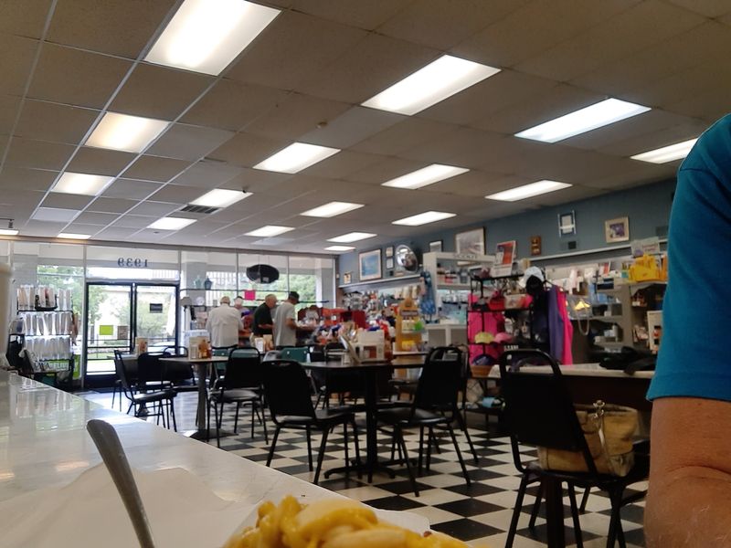 Dinglewood Pharmacy, Columbus, GA