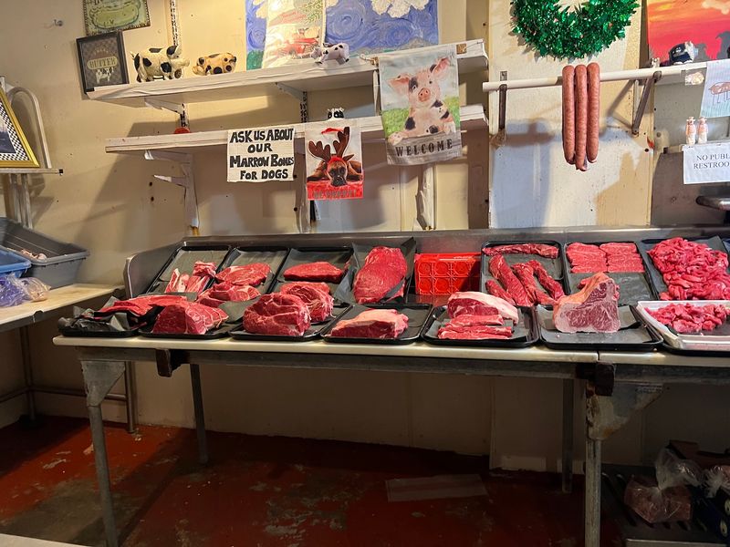 Your Steak Gets Cut While You Wait, Exactly How You Like It