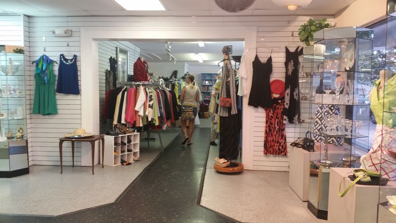 Savannah, Georgia’s 9 Top Under-The-Radar Thrift Shops For Incredible Bargains - Decor Hint St. Thomas Thrift Store