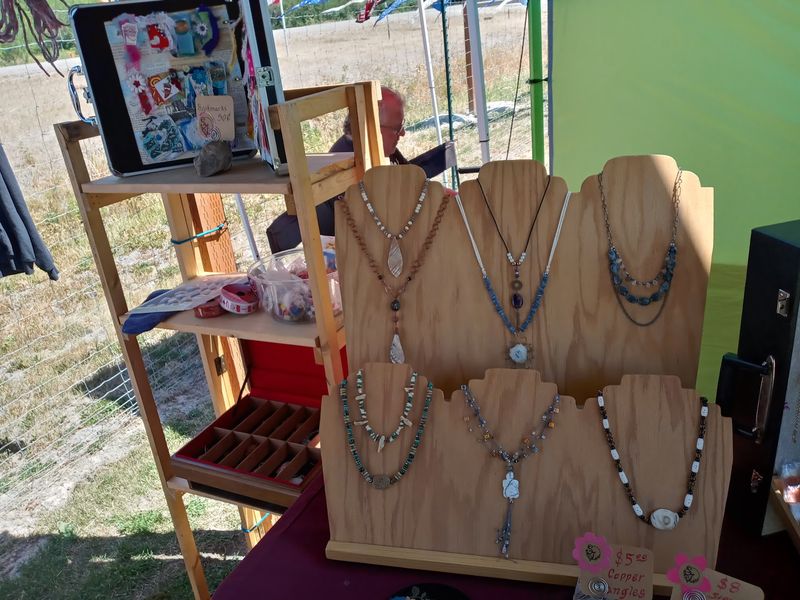 The Jewelry Tables That Tempt Every Wallet