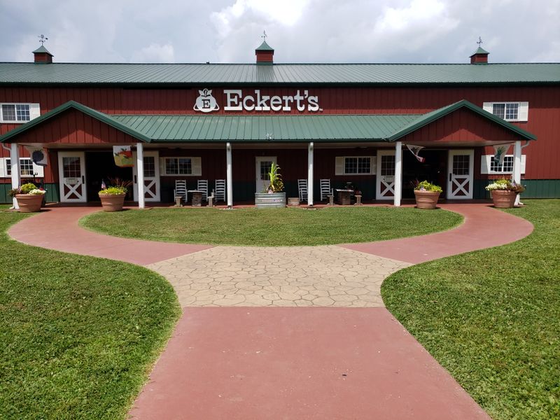 These 10 Kentucky Stops Sell Jams And Honey That Taste Just Like Grandma’s Pantry - Decor Hint Eckert's Orchard