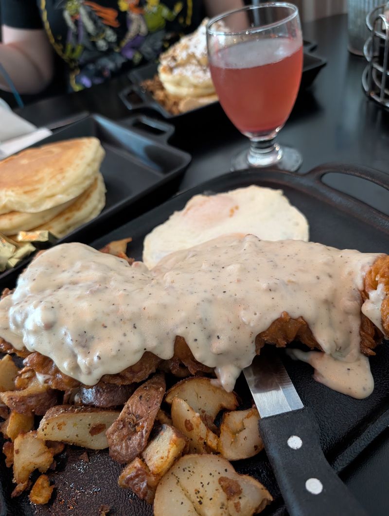 This Idaho Diner Has A Long Wait Most Mornings, And Regulars Have Been Lining Up For Years - Decor Hint Generous Portions And Mini Meals For Lighter Mornings