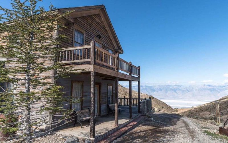 This Remote California Ghost Town Hides Abandoned Silver Mines And Chilling Stories From The 1800s - Decor Hint A Hotel That Keeps Rising From The Ashes