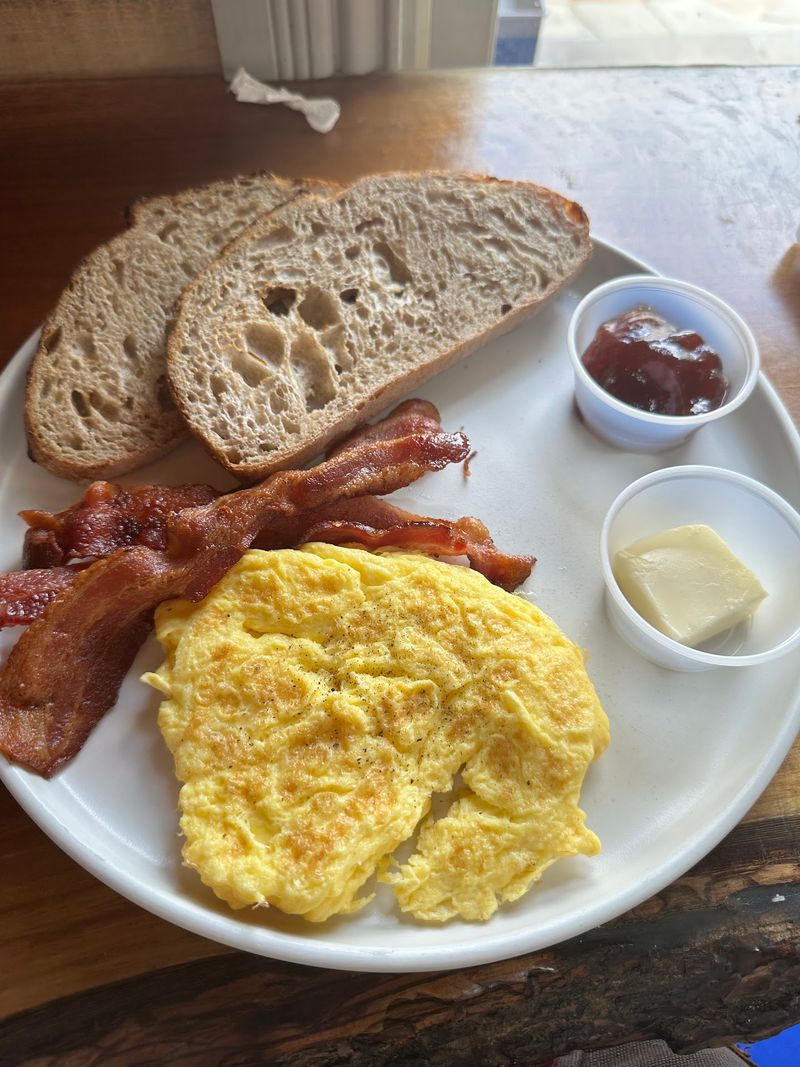 The Breakfast Plate Keeps It Wonderfully Simple