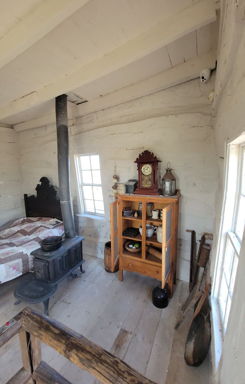 Nebraska's Platte River Valley Has A Pioneer Courthouse Where Settlers Once Filed Their Homestead Claims - Decor Hint Lace Up For Trails That Mix Prairie, Woods And Quilt Blocks