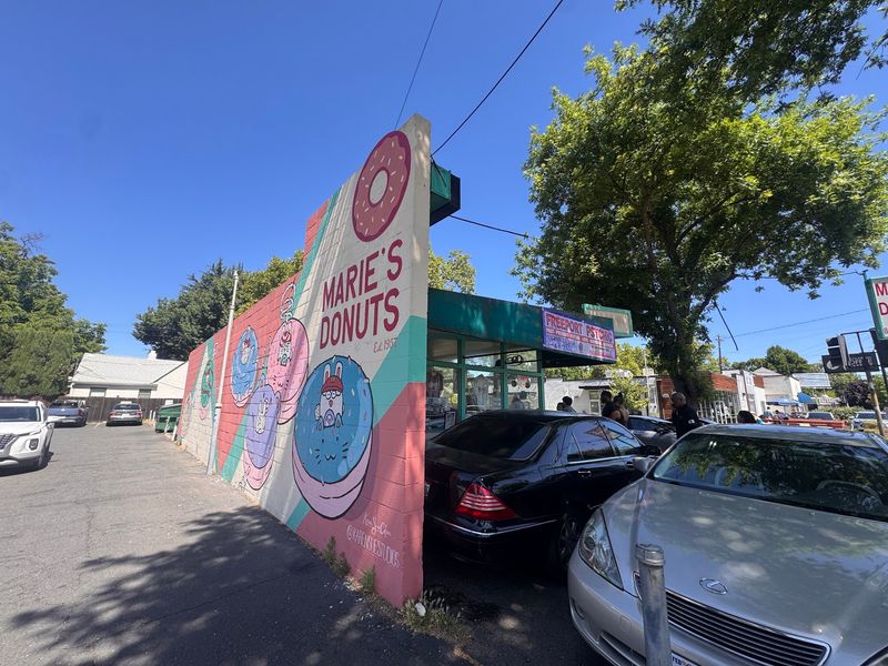 Marie's Donuts
