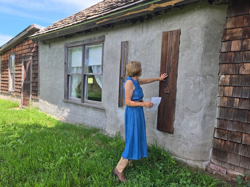 Over 1,000 Pieces Of Prairie Pottery Line The Shelves Of This Restored Nebraska Mansion - Decor Hint A Pioneer Home That Refused To Blow Away