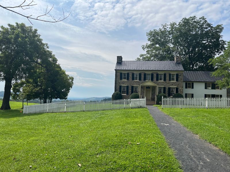 A Wealthy Virginia Philanthropist Donated 1,100 Acres Of Farmland And Turned It Into A Scenic Public Escape - Decor Hint Sleeping Out Here Takes A Little Effort