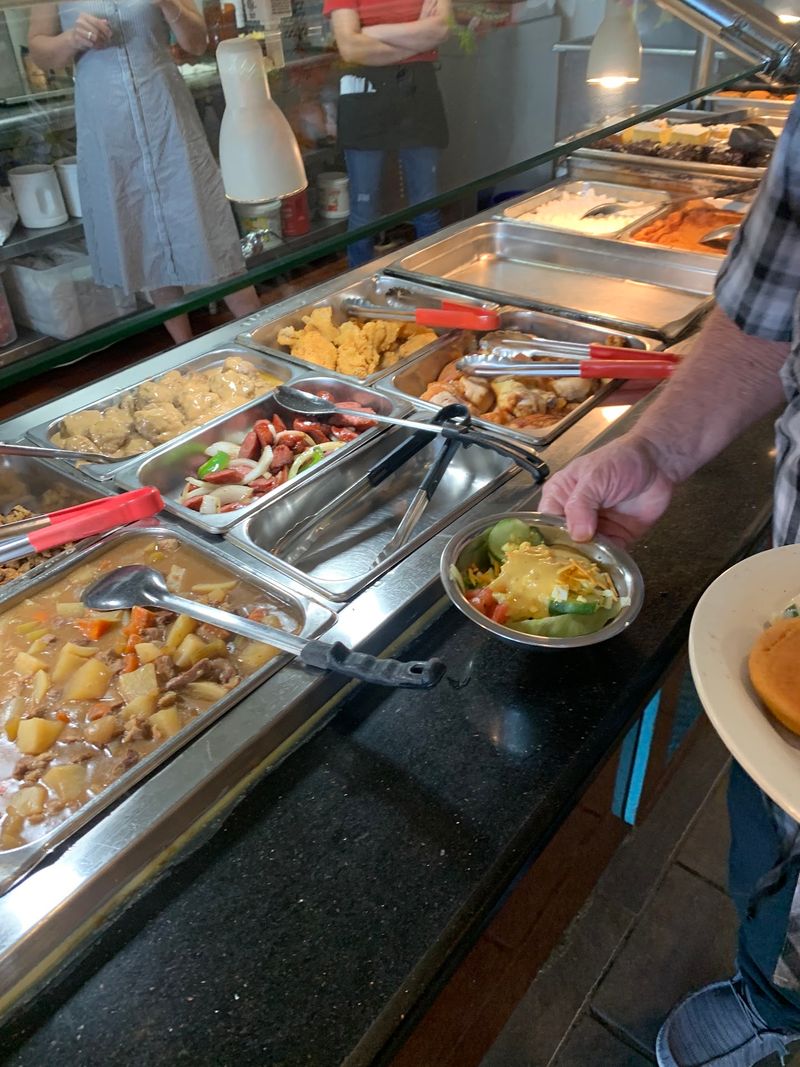 A Country Buffet Worth The Gas For Chicken Fans