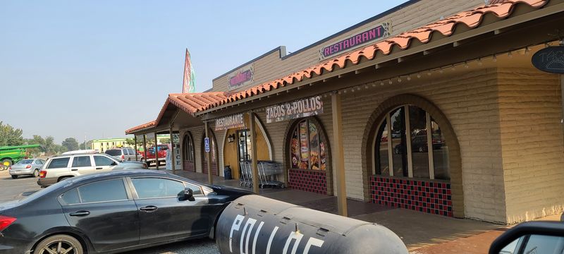 A Franklin Boulevard Stop That Does Triple Duty