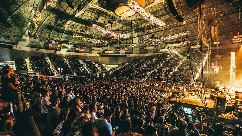 Built With 48 Concrete Columns And A Record-Breaking 332-Foot Dome, This 1955 North Carolina Coliseum Still Defies Expectations - Decor Hint Yes, You Can Grab Bojangles At Bojangles Coliseum