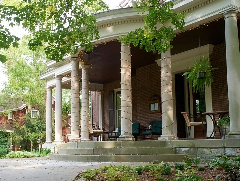 Holly Hill Inn