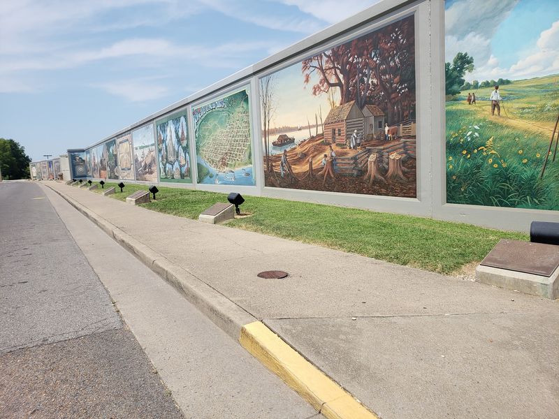 You Won’t Believe This Kentucky Floodwall Was Turned Into A Free Outdoor Art Gallery - Decor Hint Fresh Paint Keeps The Story Looking Brand New
