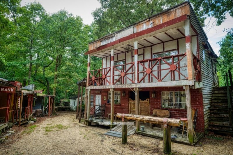 See The Western World A Former Hollywood Actor Built By Hand