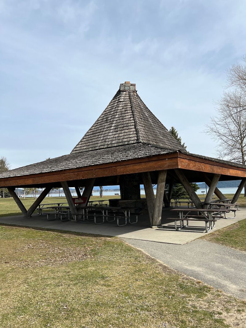 When This Idaho Town Ranked Among America's Best Small Places To Live, Longtime Residents Felt The Change - Decor Hint Playgrounds, Shade, And Grass For The Whole Crew