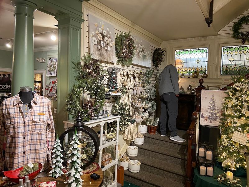 Christmas Tree Hill In The Mansion