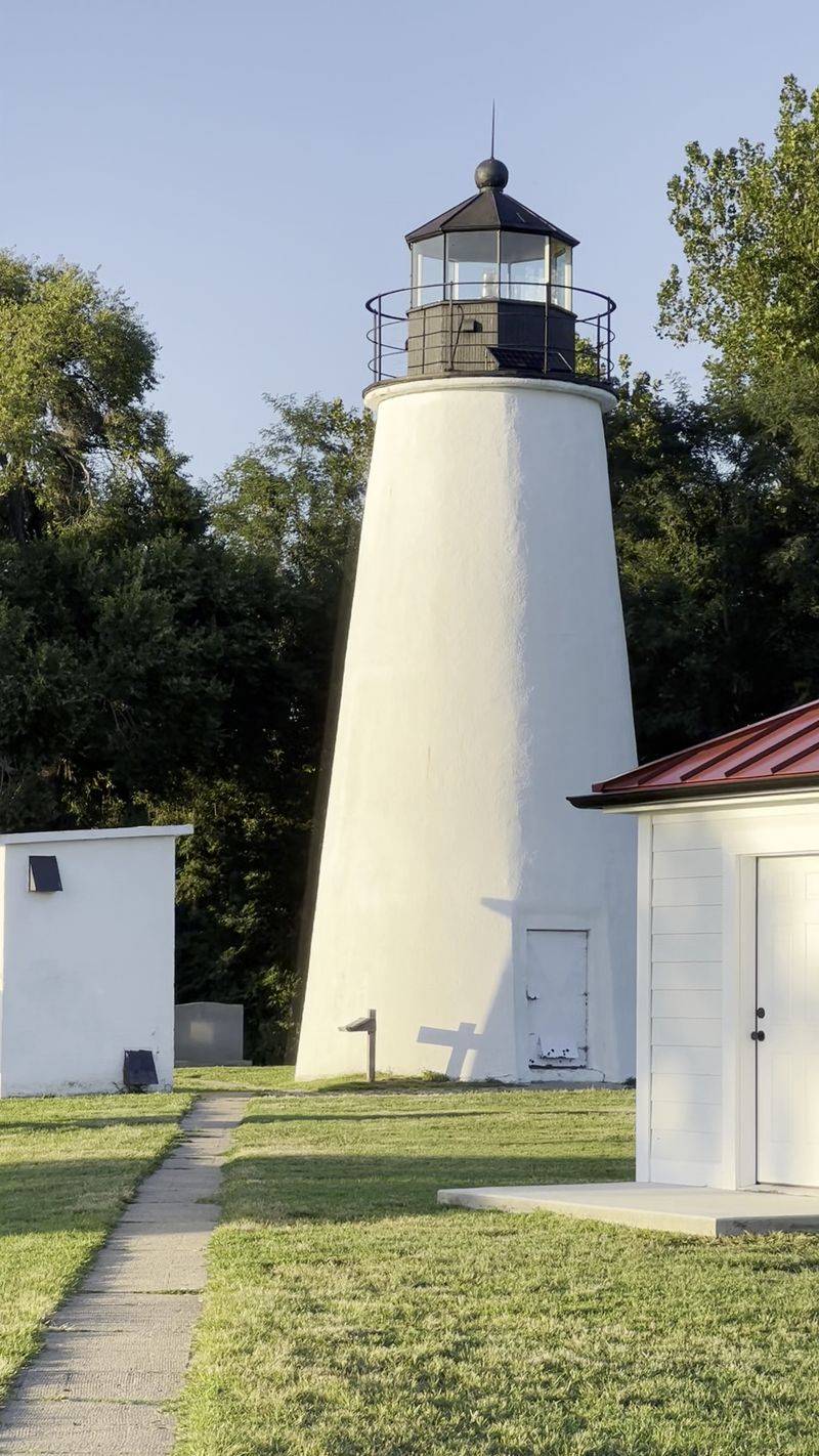 9 Retirement-Friendly Maryland Trips Centered Around Lighthouses And Harbor Walks - Decor Hint Turkey Point Lighthouse At Elk Neck State Park, North East