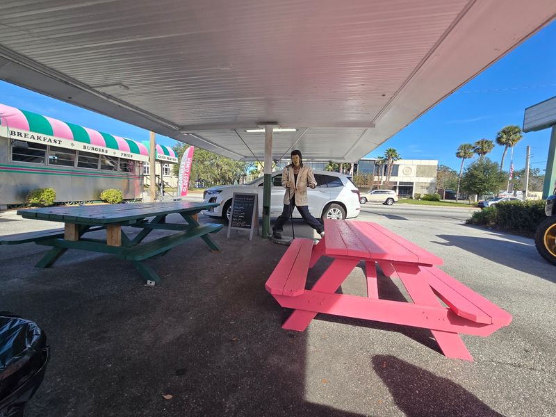 Florida's Oldest Diner Serves Its Famous Milkshake Out Of A 1932 Rail Car - Decor Hint Honk Once And Lunch Comes To Your Car