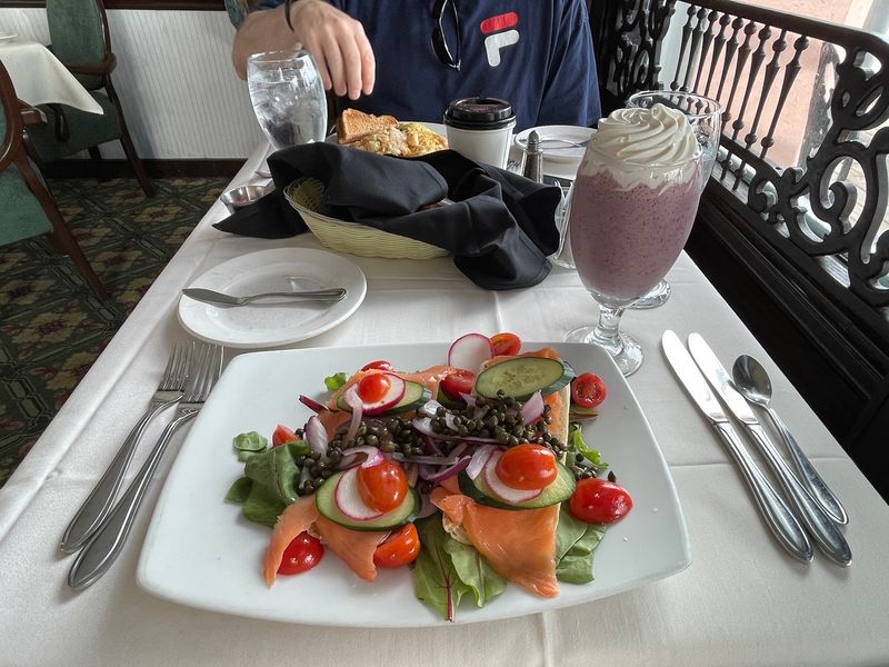 Sunday Brunch And An Oceanfront Patio Seal The Deal