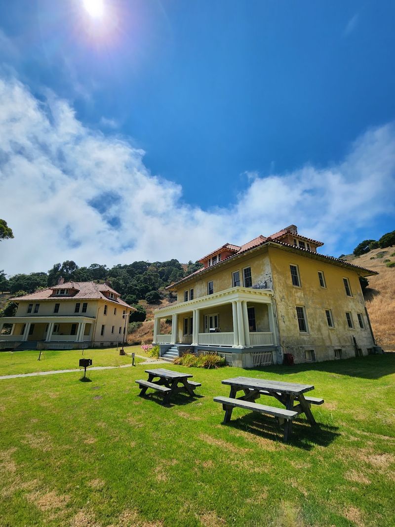 12 Budget-Friendly Day Trips From The California Bay Area That Feel Like A Mini Vacation For Under $65 - Decor Hint Angel Island State Park, Tiburon