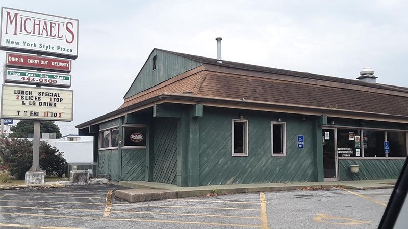 10 Kentucky Pizza Shops Worth The Drive For A Hot Slice This Fall - Decor Hint Michael's New York Style Pizza