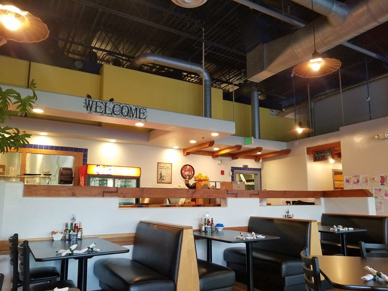 This Idaho Diner Has A Long Wait Most Mornings, And Regulars Have Been Lining Up For Years - Decor Hint A Lively Modern Room With A Morning Buzz