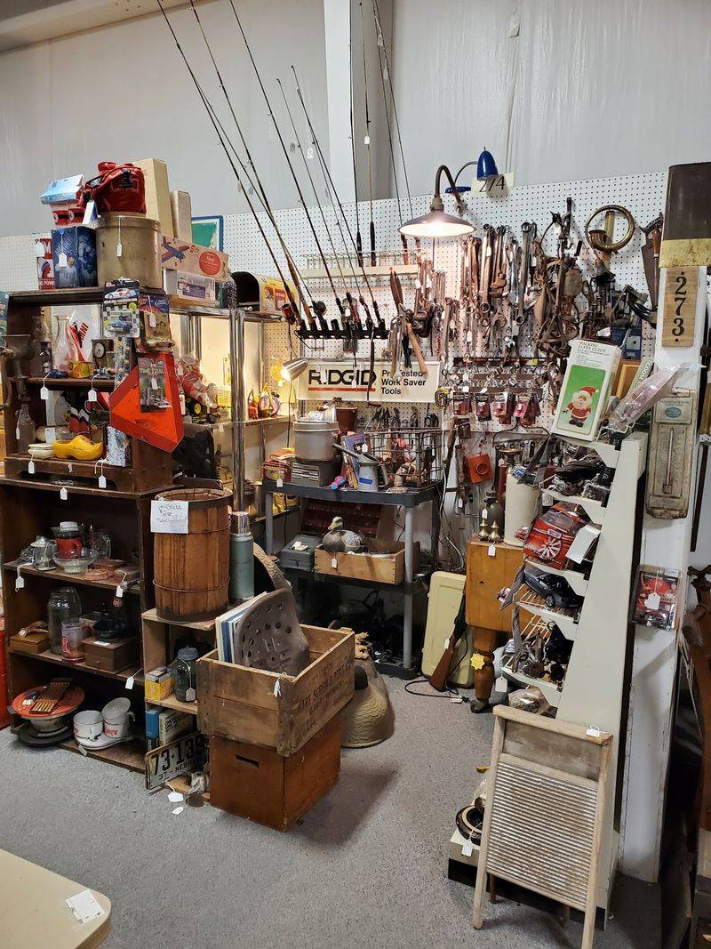 Aardvark Antique Mall In Lincoln