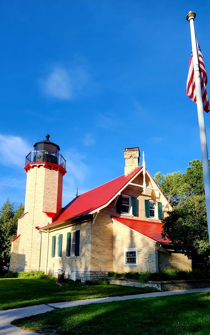 10 Scenic Lighthouses To See In Michigan On Your Next Great Lakes Road Trip - Decor Hint McGulpin Point Lighthouse, Mackinaw City
