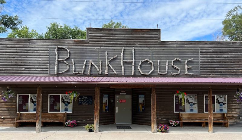 Nebraska's Sandhills Hide 12 Ranch Cafes Where Cowboys Still Eat Lunch - Decor Hint The Bunkhouse