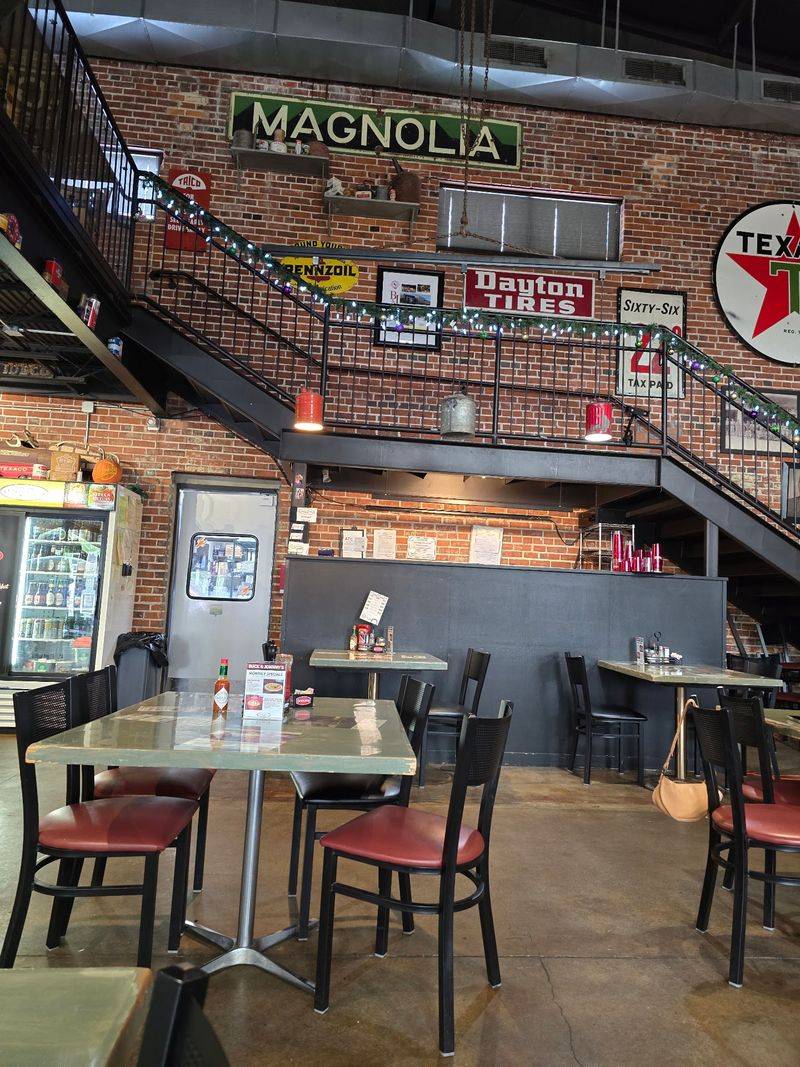 Buck & Johnny's, Breaux Bridge
