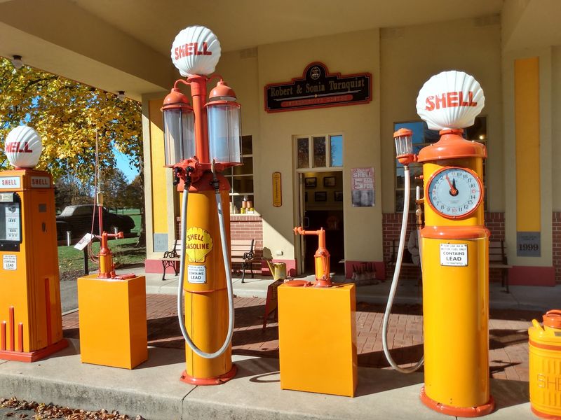 This Michigan Museum Pairs Classic German Cars With Brilliant Fall Color - Decor Hint Pie, Pumps, And Old Showrooms