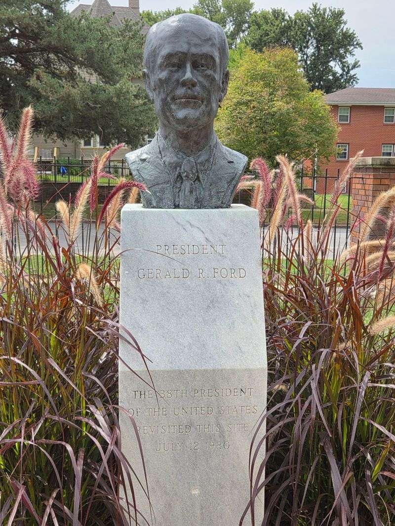 Gerald Ford Was Born In Nebraska And The Spot Is Now A Quiet Rose Garden - Decor Hint Gerald And Betty Keep Watch Over The Garden Paths
