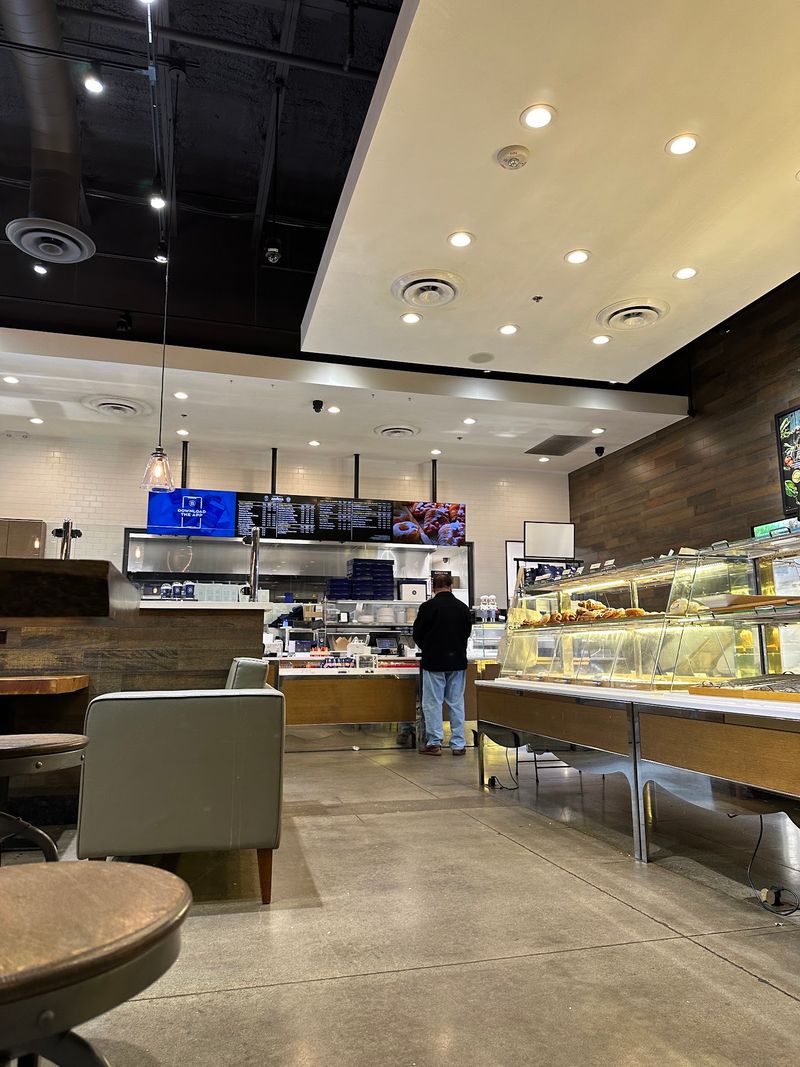 11 Sacramento, California Bakeries That Serve Affordable Breakfast Pastries - Decor Hint Paris Baguette: Korean-French Fusion In A Box