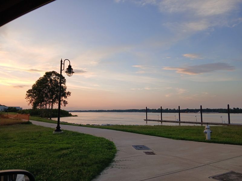 You Won’t Believe This Kentucky Floodwall Was Turned Into A Free Outdoor Art Gallery - Decor Hint Peek Behind The Wall For A Riverfront Surprise