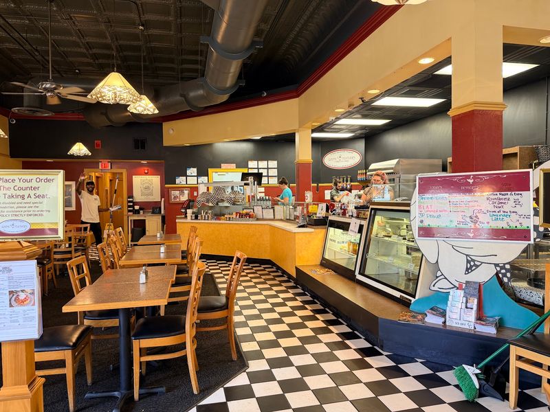 Goose Feathers Cafe & Bakery