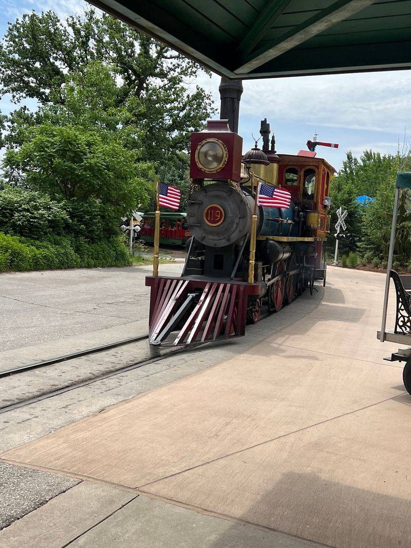 Kids Ride A Real 1890s Steam Train Around This Nebraska Park Every Summer Weekend - Decor Hint Almost Two Miles Of Track Loop Around The Grounds