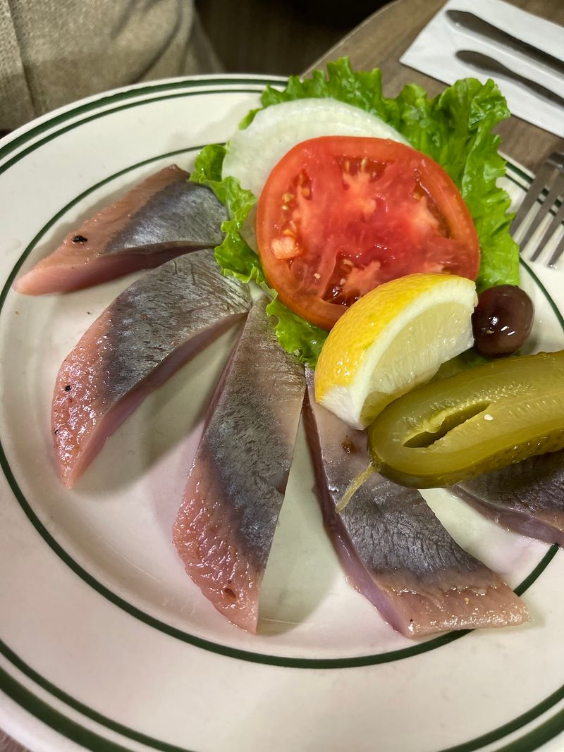 This Old-School Jewish Deli In New York Serves Whitefish Locals Keep Coming Back For - Decor Hint Plan Smart, Eat Happy