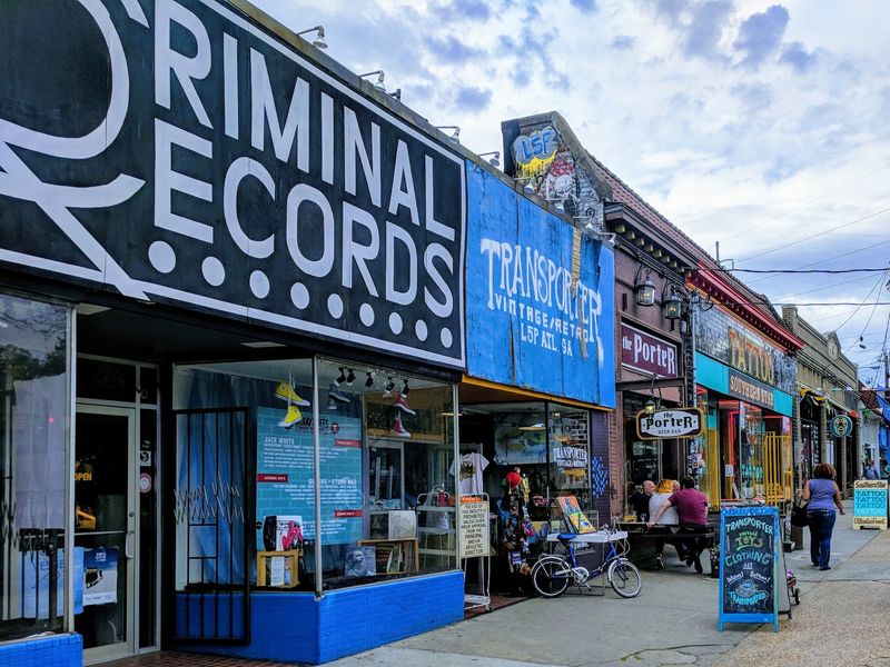 This Georgia Neighborhood Comes Alive With Traditional Dancing, Music, And A Free Cultural Festival This November - Decor Hint End The Night At A Music Venue With A Movie-House Past