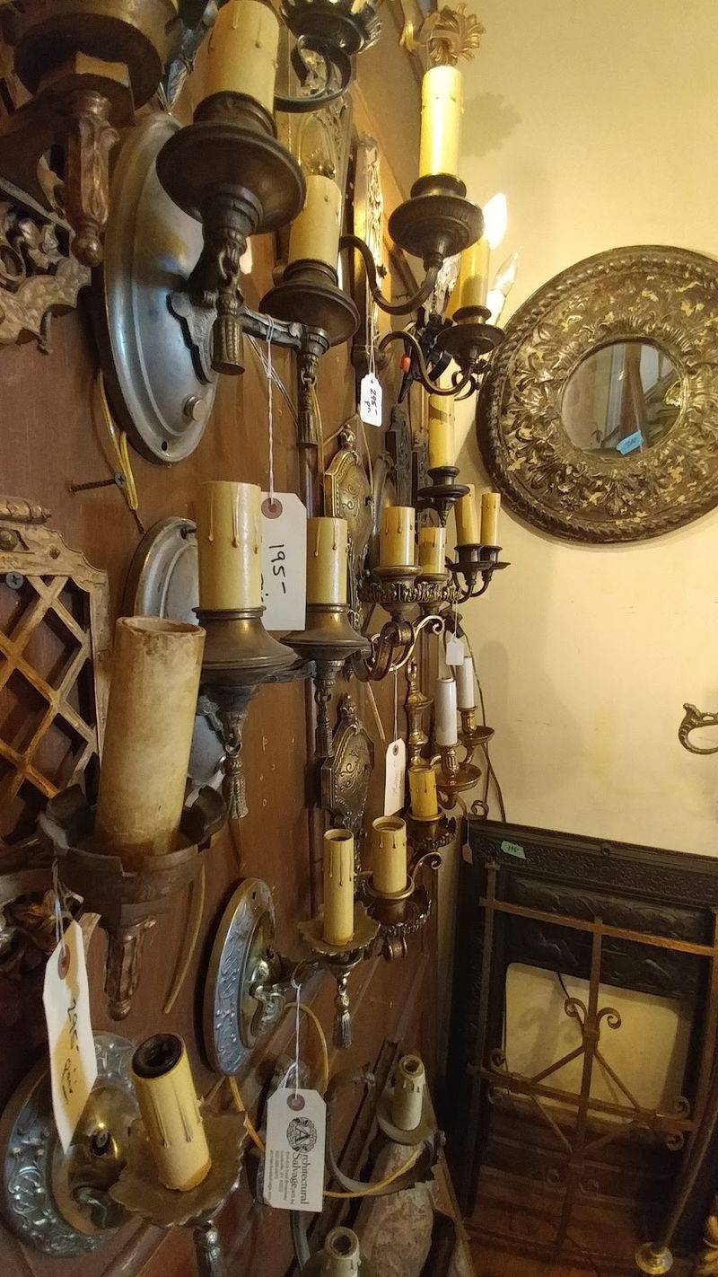 Most People Don’t Know This Huge Kentucky Warehouse Has Been Saving Antique Home Treasures Since 1985 - Decor Hint Doorknobs, Hinges, And Hardware Heaven