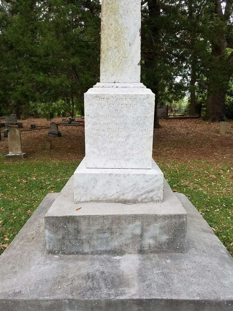 This 234-Year-Old North Carolina Cemetery Has A Ghostly Secret That Locals Still Talk About - Decor Hint One Marker Honors Ten Pilots Who Never Came Back