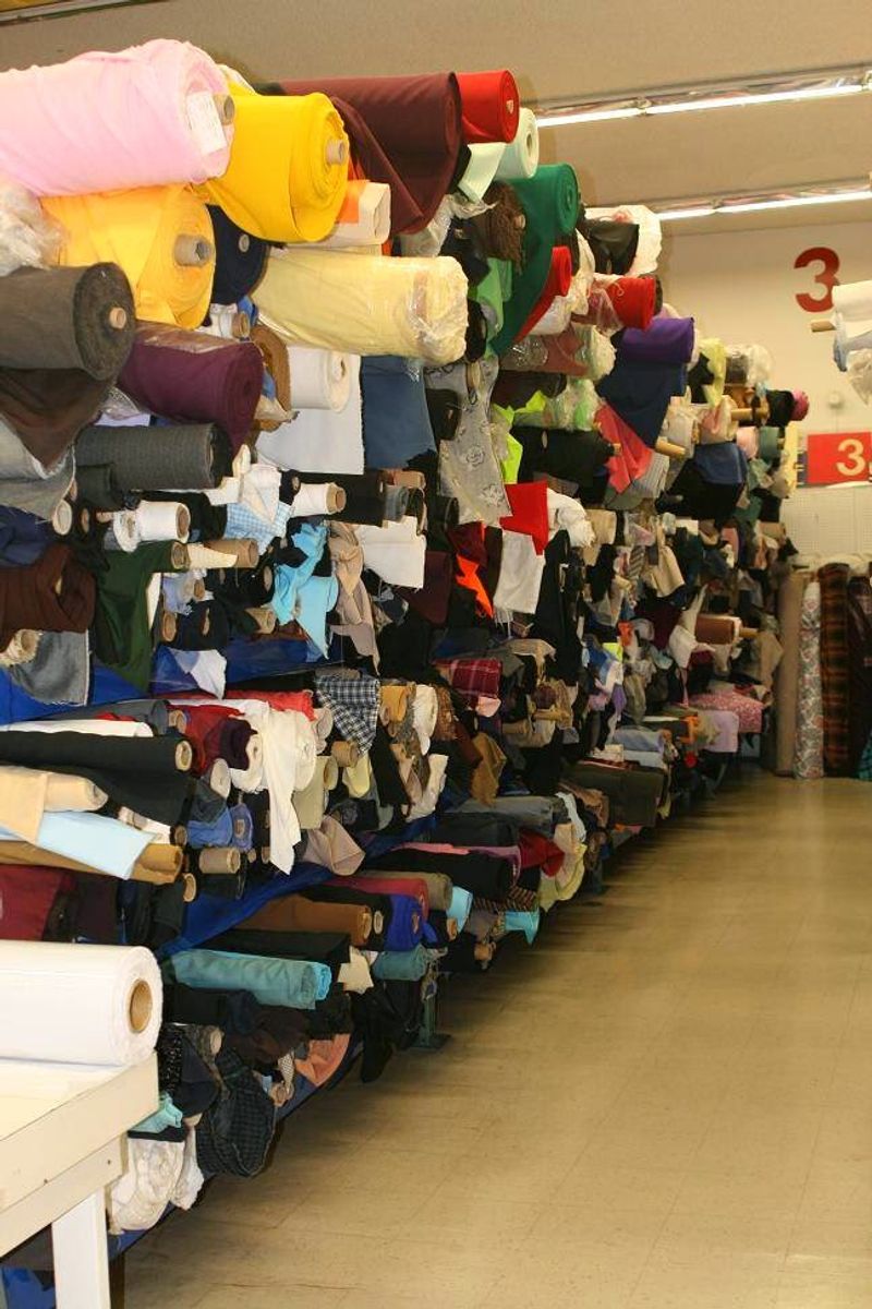 This 18,000 Square Feet California Fabric Warehouse Is A Hidden Paradise For Bargain Hunters And DIY Enthusiasts - Decor Hint A Few Smart Moves Make The Hunt Way Easier